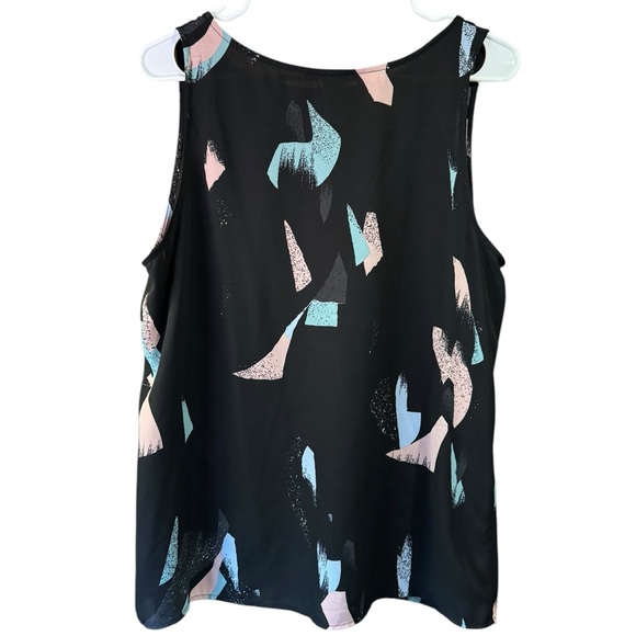 🦩5/$30🦩 Women’s Tank Blouse - Picture 2 of 3